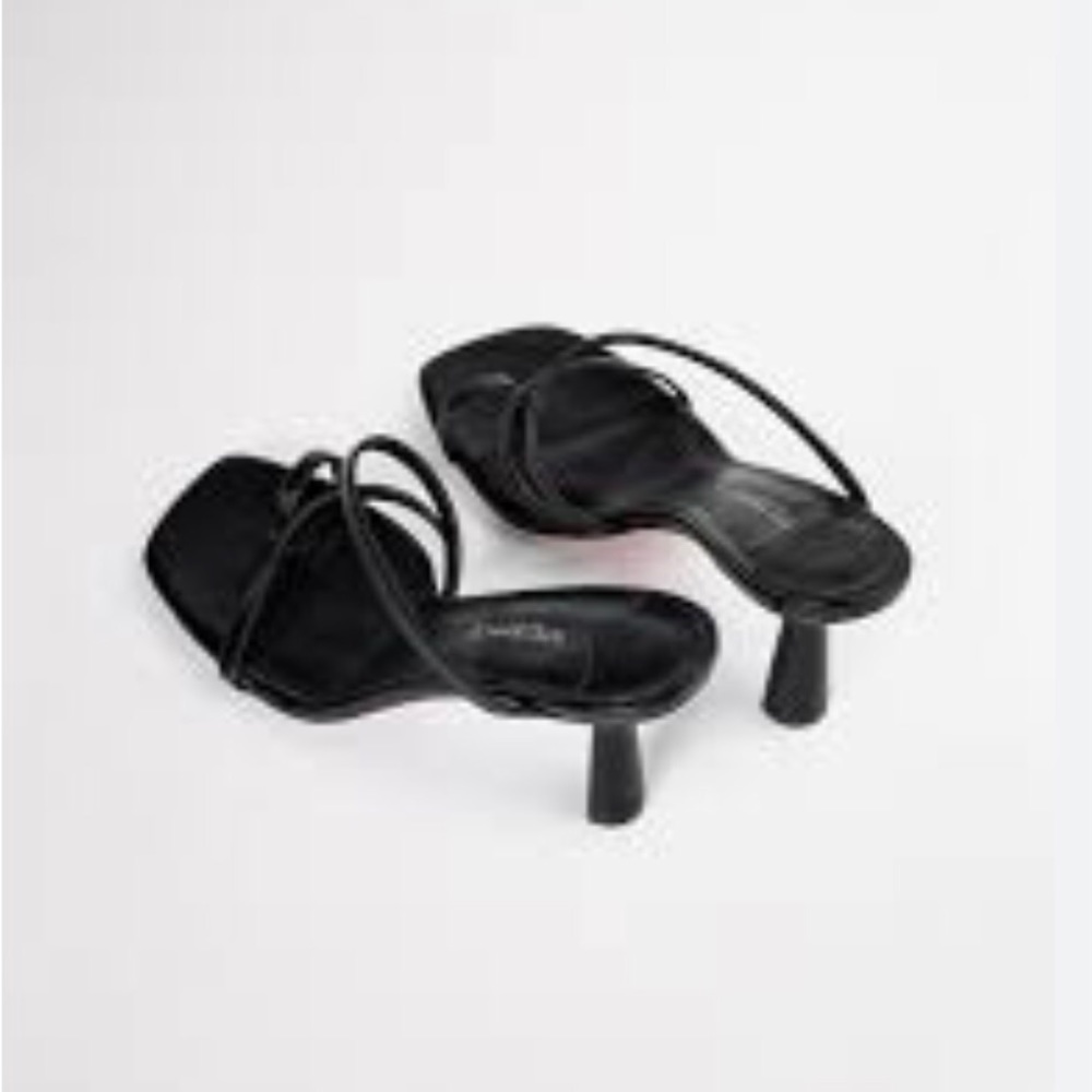 Tony Bianco Blossom Black Sheep Nappa size 8.5